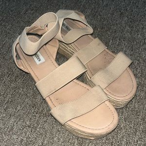 Steve Madden platform sandals size 8
